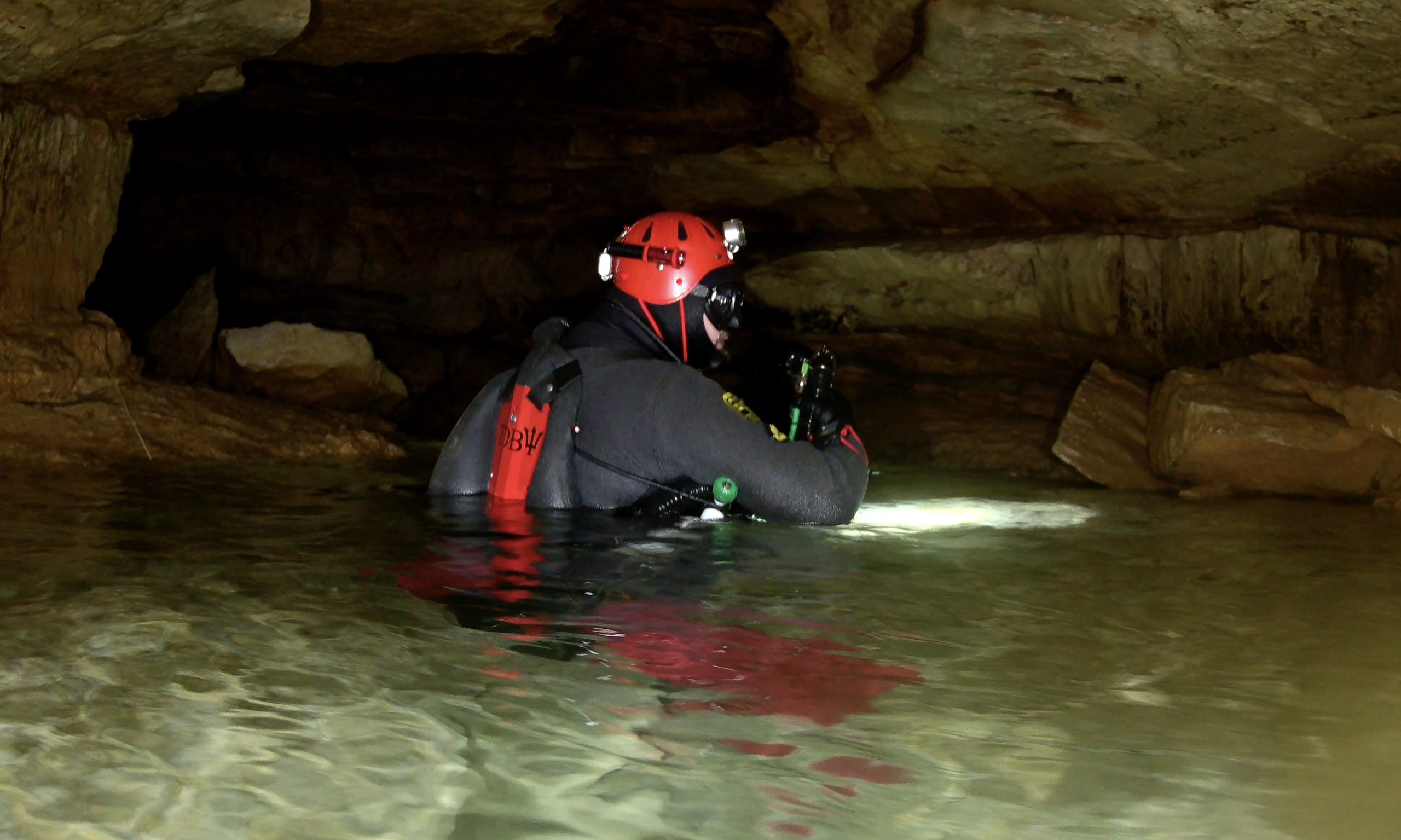 Tobias M. Zielke als Höhlentaucher oder im Bergwerk