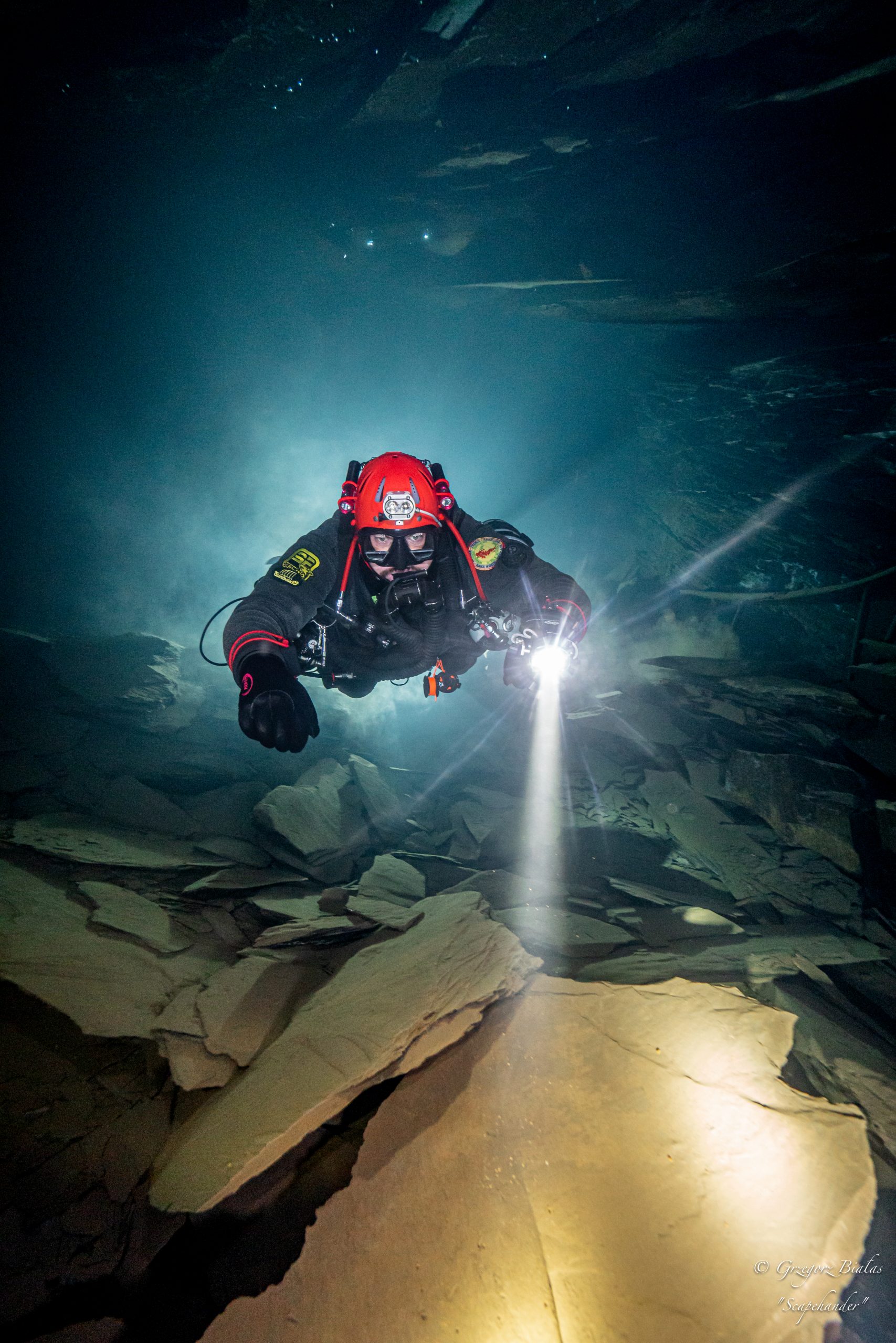Tobias M. Zielke als Höhlentaucher oder im Bergwerk